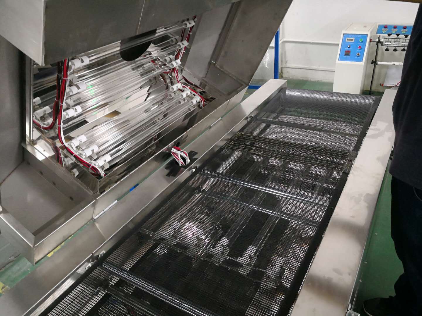 ยูวีฆ่าเชื้อสายพานการผลิต  / UVC Germicidal on the Production Line